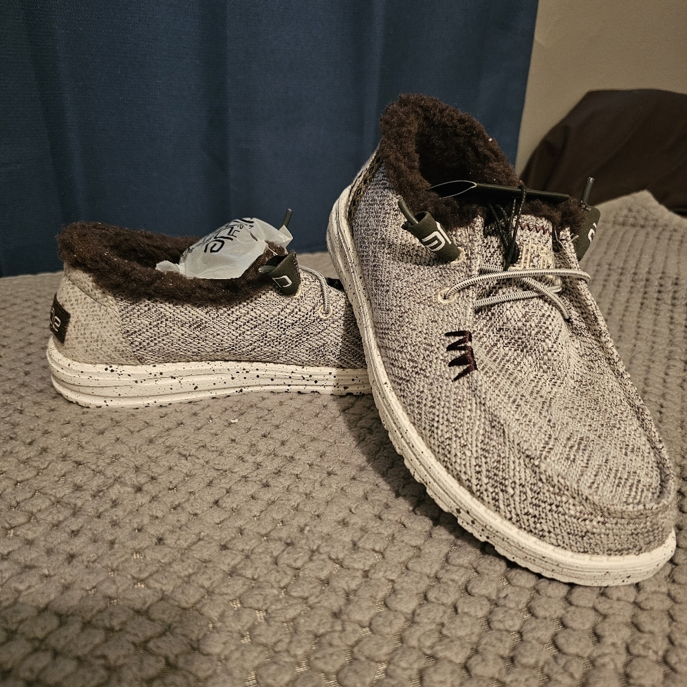 Hey Dude - Wendy Salt and Pepper